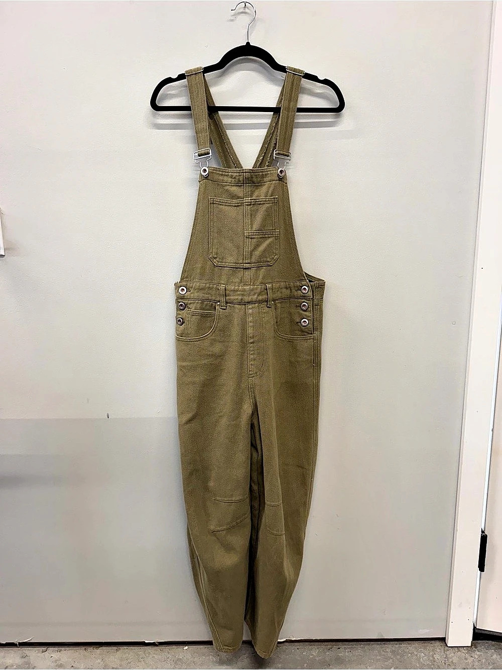 Barrel Leg Army Green Cotton Overalls in Green Size Small Like New